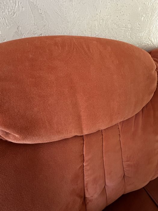 Диван с двумя креслами