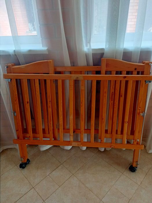 кроватка детская с матрасом