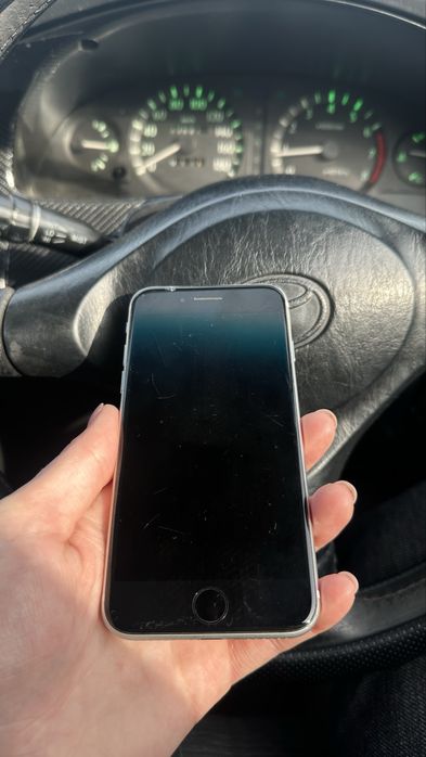 Apple iPhone SE 2020