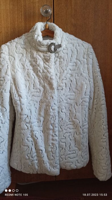 Продам белую шубку