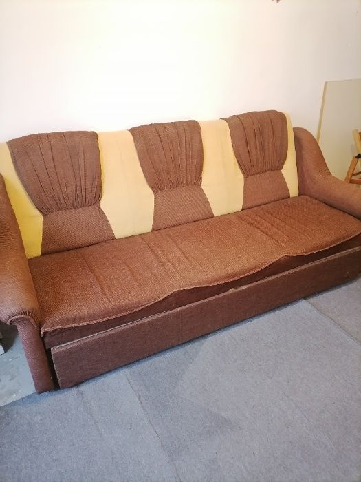 Canapea extensibila.