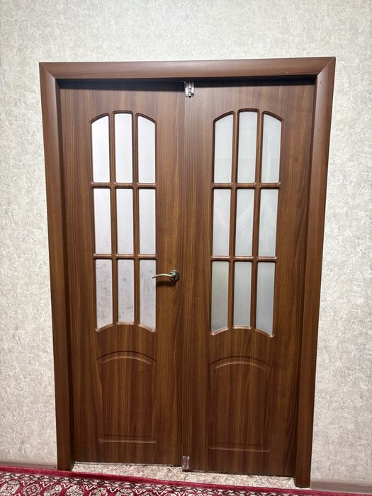 Двери межкомнатные б/у