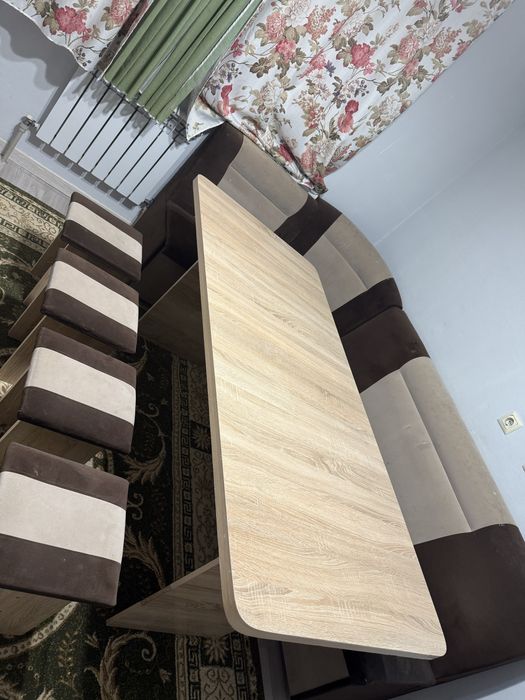 Срочно продам кухонный уголок