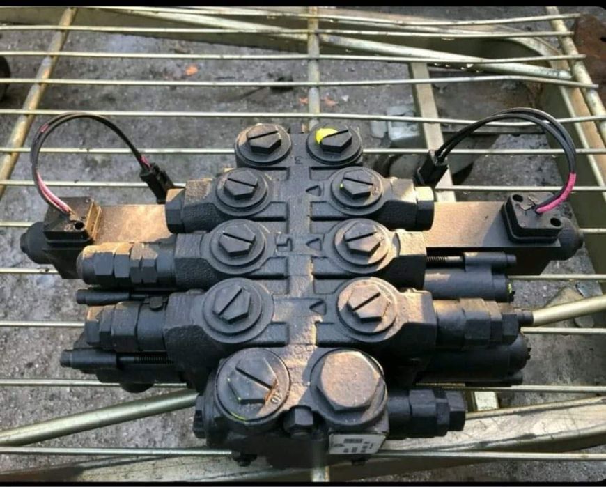 Distribuitoare Hidraulice JCB 1CX / 2CX