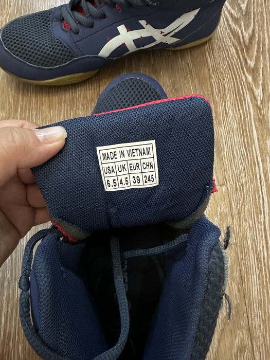 Продам боксеры asics