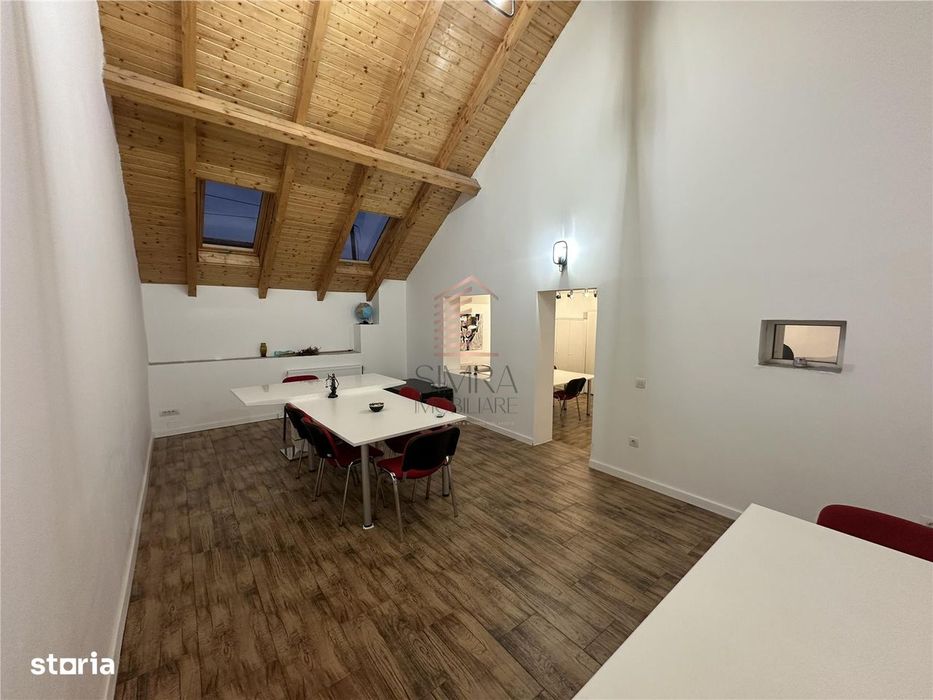 Casa ultracentrala curte comuna