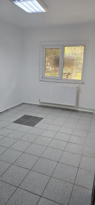 Inchiriez spatiu comercial