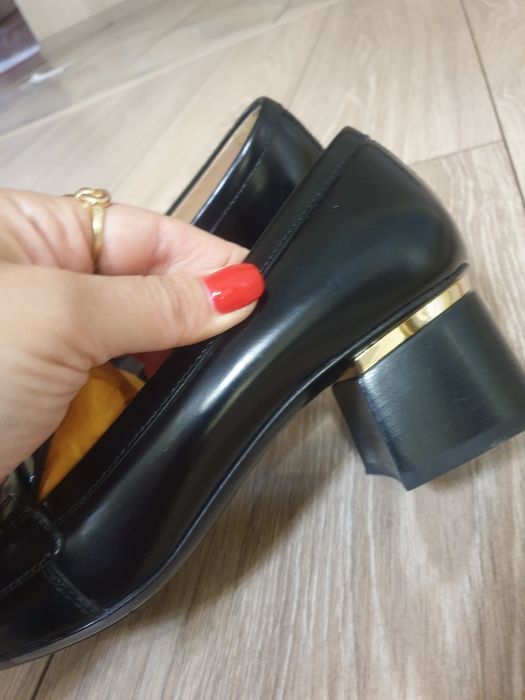 Лоферы от Tods в лаковой коже