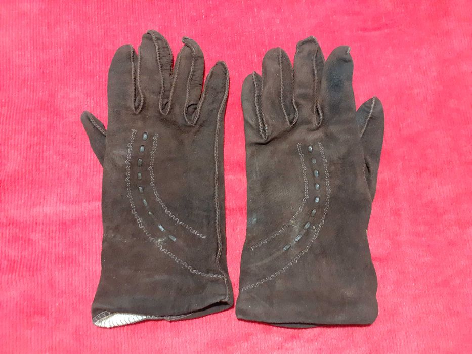 Ръкавици.Цвят-шоколад.Велур и подплата.Размер L.