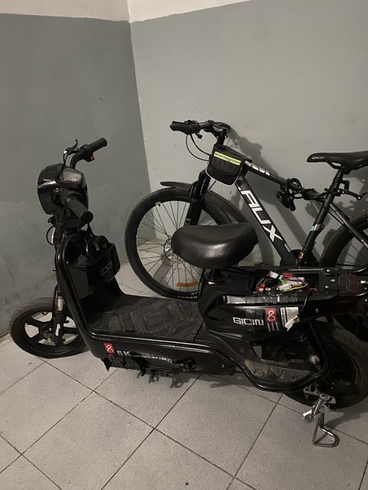 40000 продаю электроскутер SK8