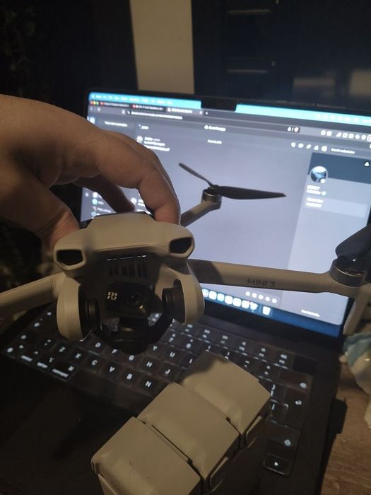 Drona DJI Mini 3 Fly More Combo KIT, Geanta, 3 Baterii, Elice rezerva