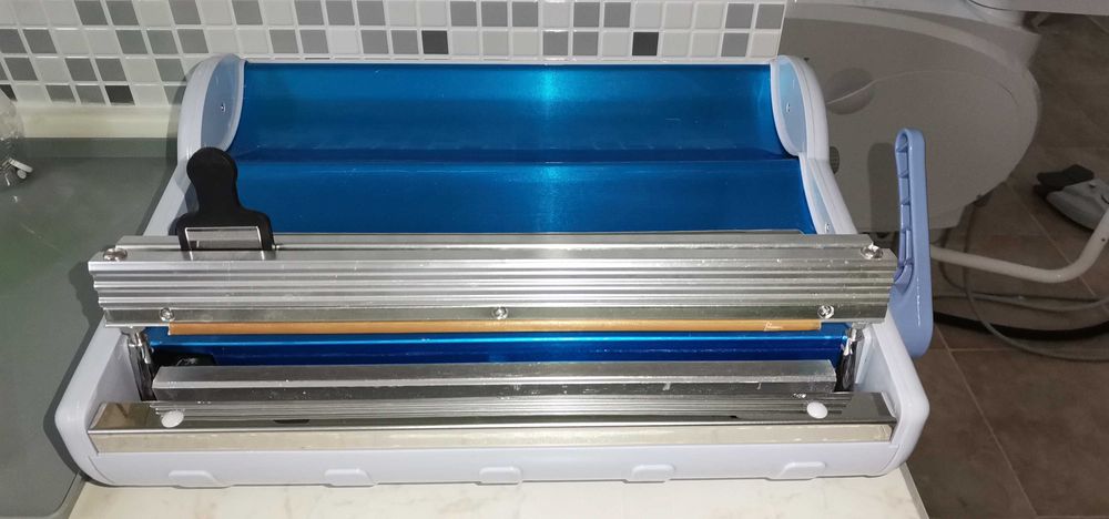 Продавам комлект автоклав, опаковъчна машина, дестилатор в гаранция