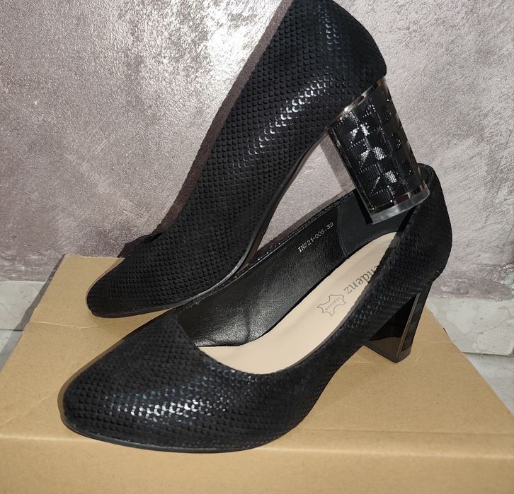 Черни дамски обувки на ток
