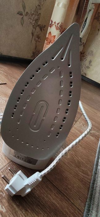 Продам абсолютно новый утюг