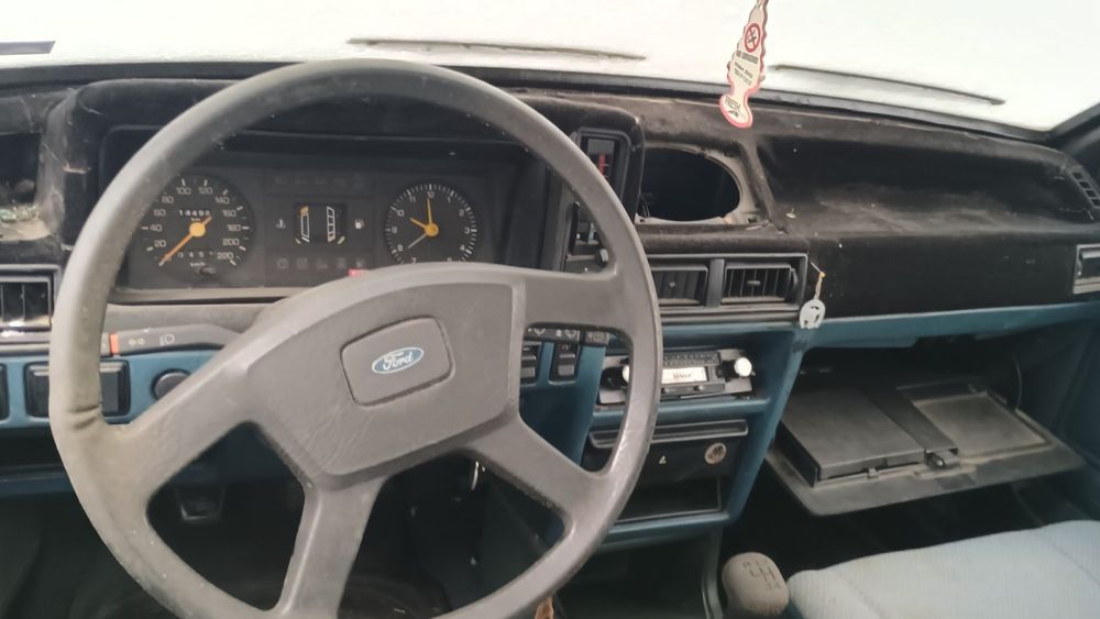 Продавам форд ескорт