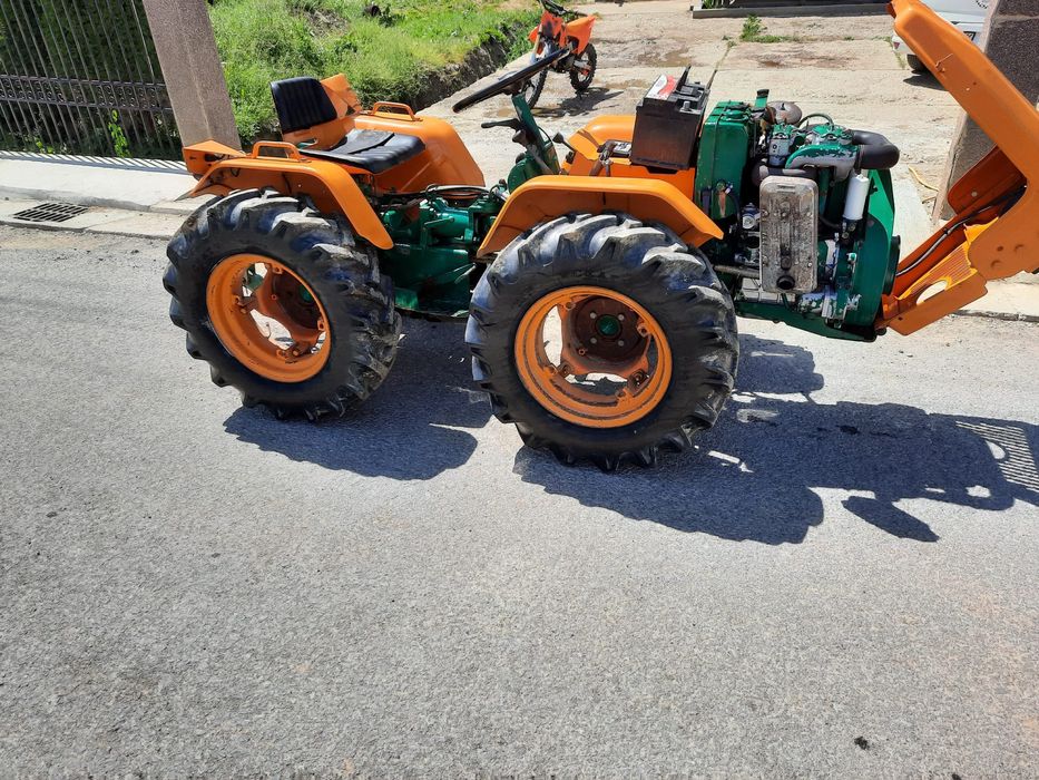 Vând tractor Goldoni în 2  pistoane, 4x4, două prize de putere, 26 CP,
