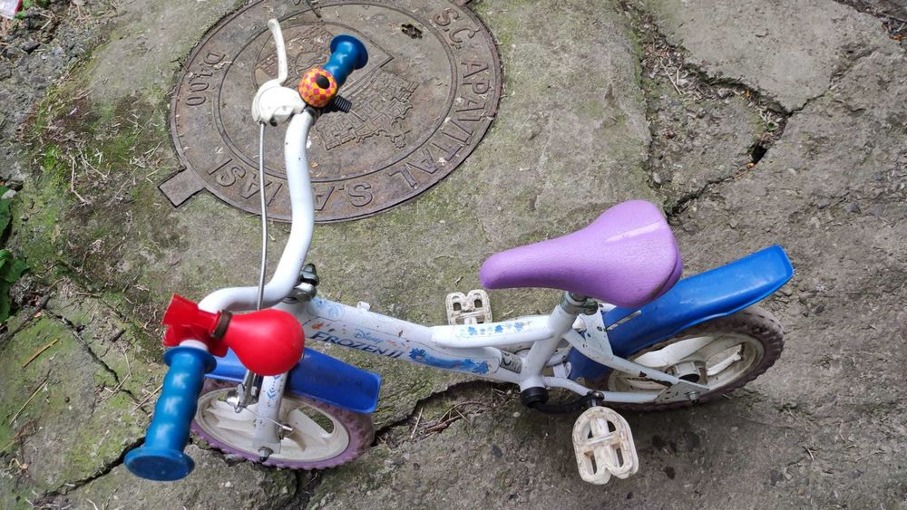 Bicicleta fetita 3-5 ani