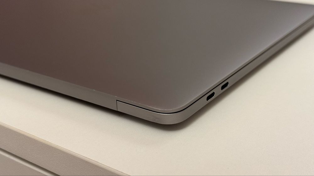 Macbook Pro 13 [2019, 8/128GB Intel i5]