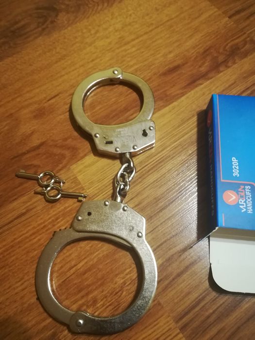 Белезници с мека връзка