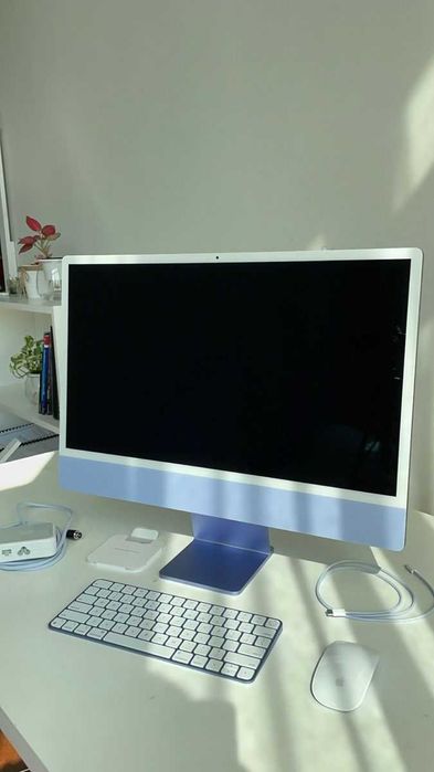 iMac 24” Blue · M1 · 16 ГБ. Новый? Почти.