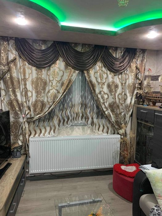 Vând draperii noi!