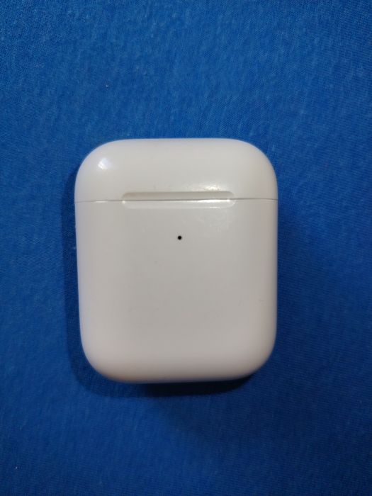 Продам кейс от наушников airpods