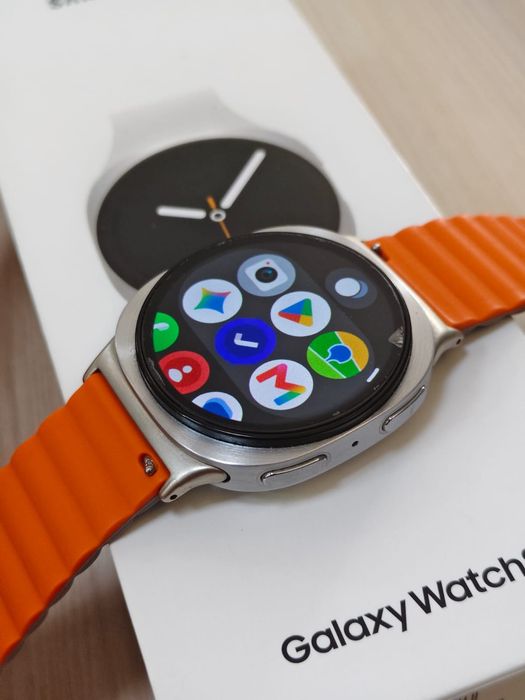 Часы Samsung Watch 8