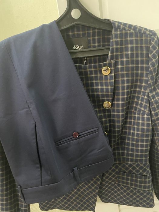 Продам женский костюм с брюками