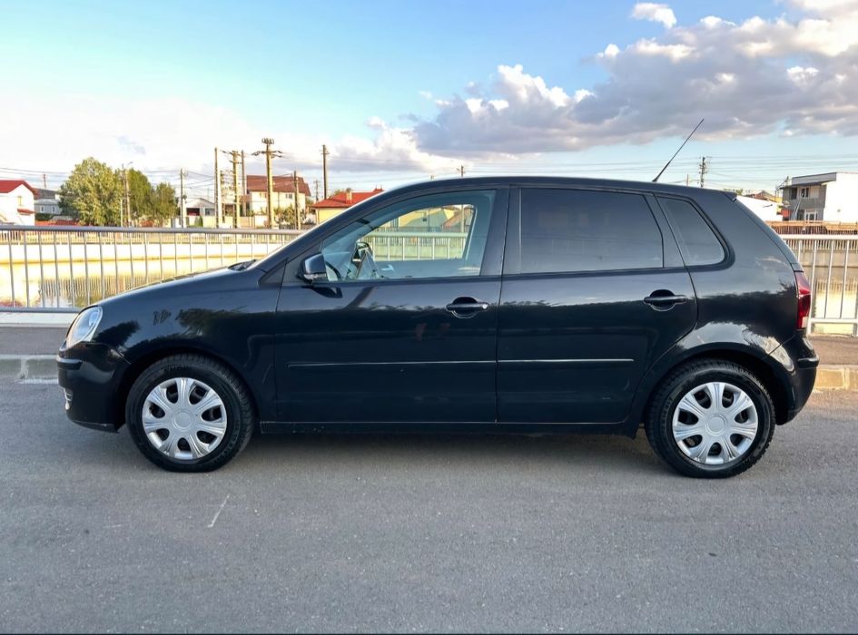 Vând Volkswagen Polo