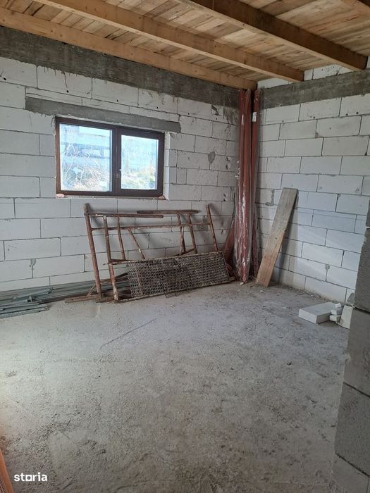 Casă la roșu | Malcoci, Tulcea | Teren 500 mp