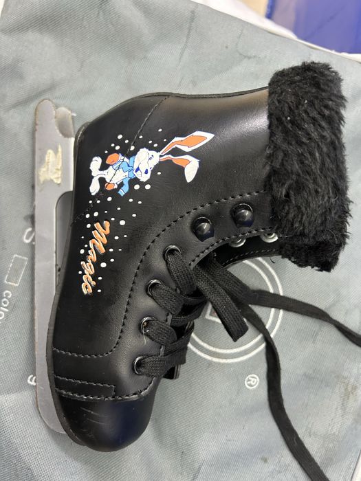 Продам детские коньки