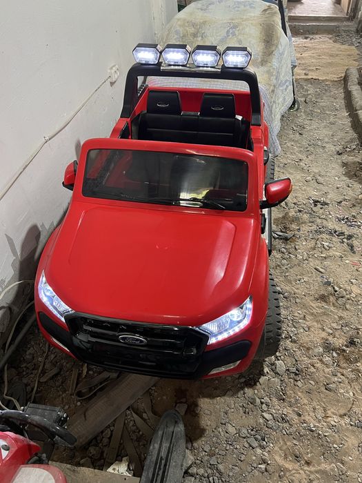 Продаю детский электромобиль Ford Raptor