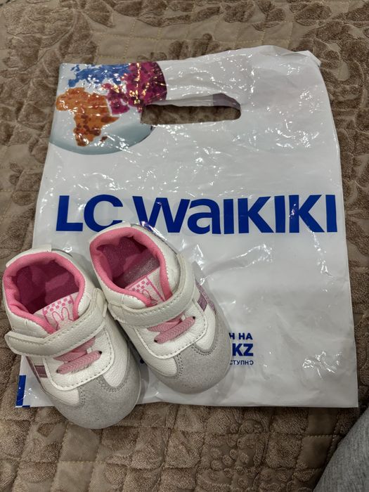 Обувь на весну  новорожденной девочке