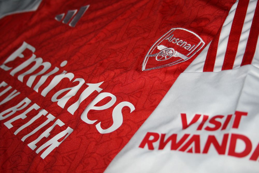 Arsenal 25/26 домакински екип