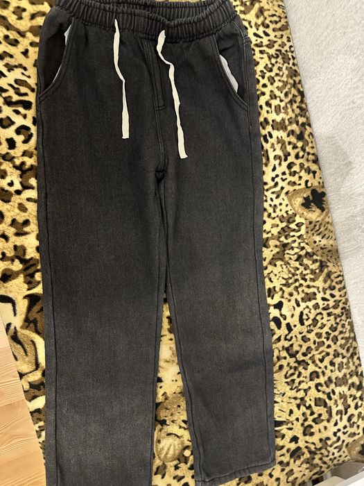 Теплые джинсы ,с начесом ,размер L,на 9-11 лет