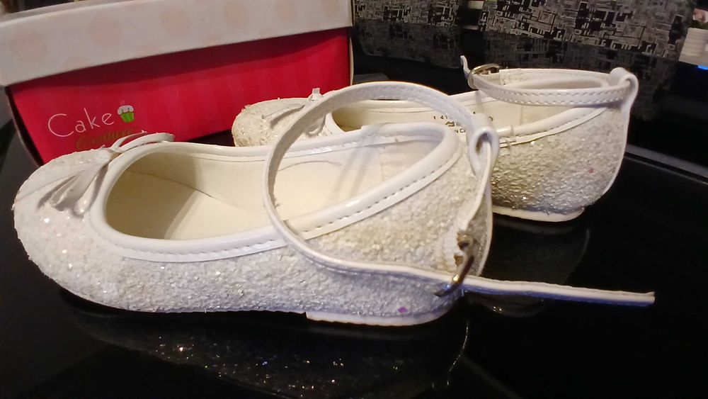 Официална рокля и обувки