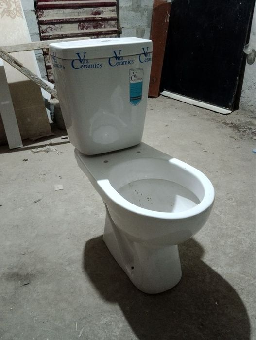 Продаю комплект: умывальник и унитаз