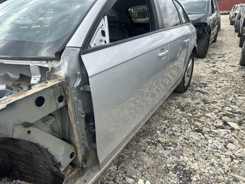 Врата/Врати леви за Ауди А4 В8 комби!