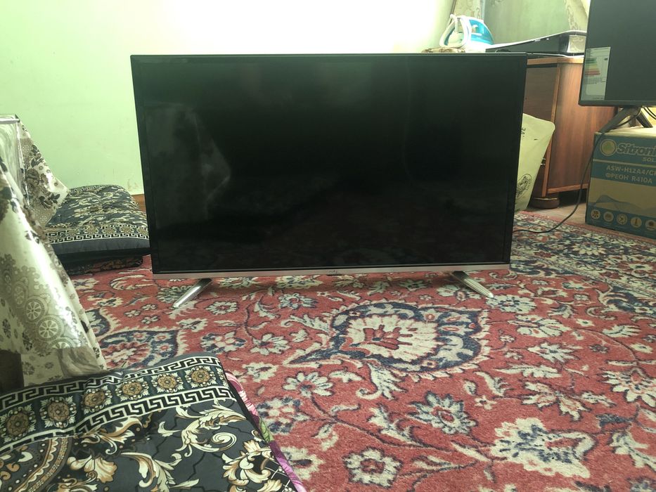 Телевизор Artel в идеальном состоянии 32 с коробкой
