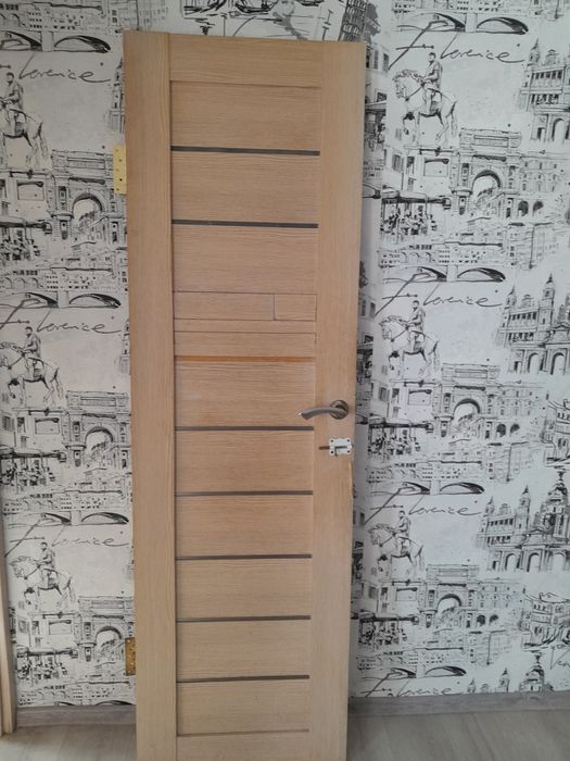 Продам дверь б/у