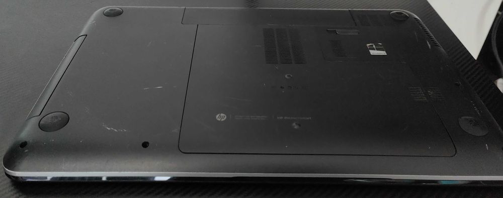 Laptop HP Pavilion Protect Smart, Intel Core i3 display 17 inch fisurat ,incarcator HP