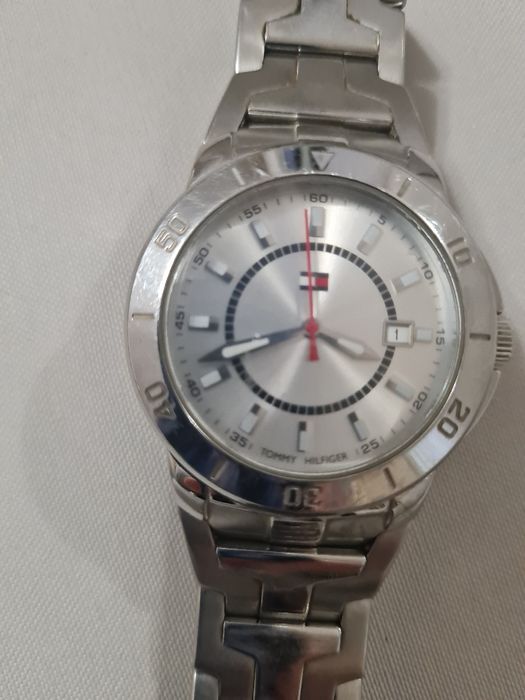 Продавам мъжки часовник