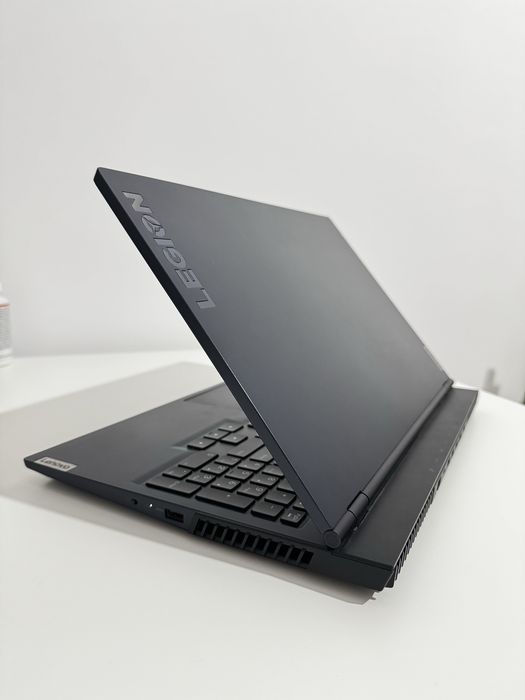 Laptop Lenovo legion ryzen 5 5600H rtx 3060 16 GB RAM