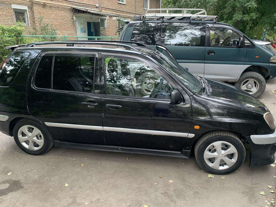 Тайота Раум 1997 года