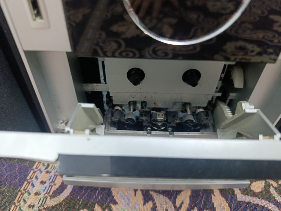 Продам оригинальный музыкальный центр Sony.