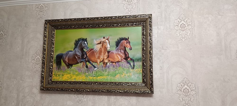 Продам картину очень красивая, лошади