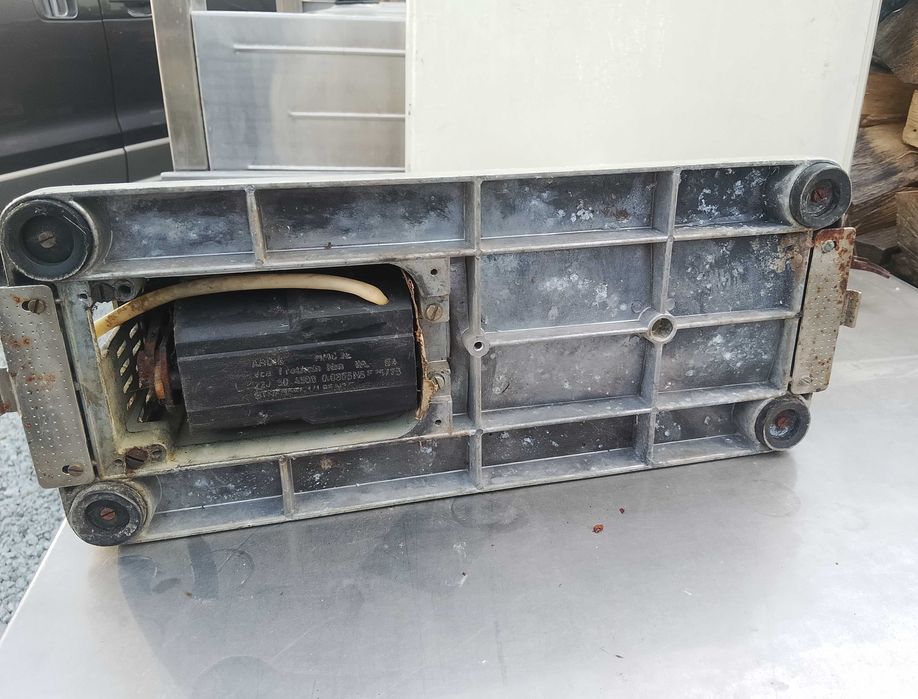 Mașină de cusut Sanda fabricata la Cugir