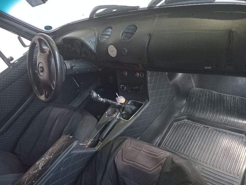 Srochniy vaz 2106 sotiladi