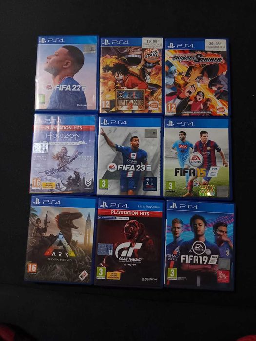 PLAY STATION 4 1TB, 3 console și 15 jocuri