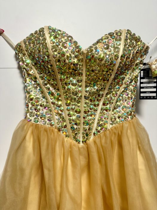 Нова рокля с камъни Swarowski С размер